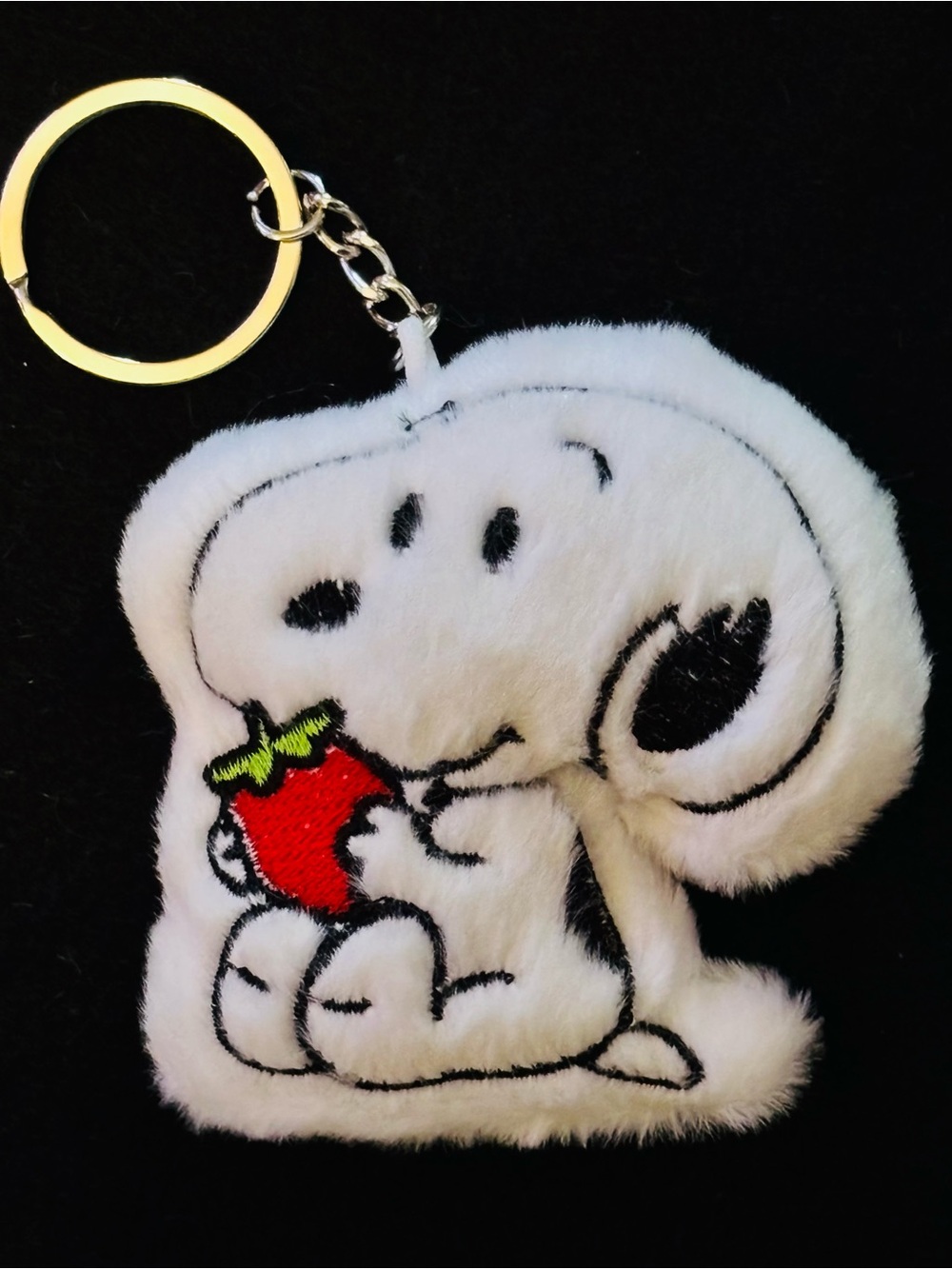 Snoopy Plush Strawberry Keychain – Soft Peanuts Inspired Bag Charm
